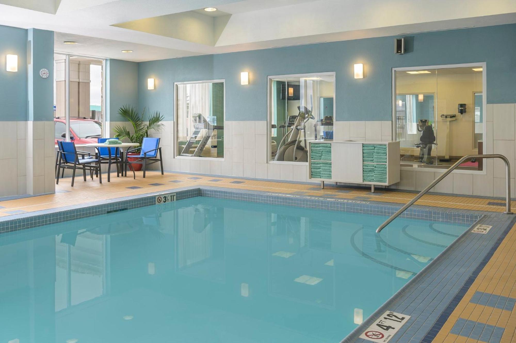 Holiday Inn Express Hotel & Suites North Bay By Ihg Exteriör bild